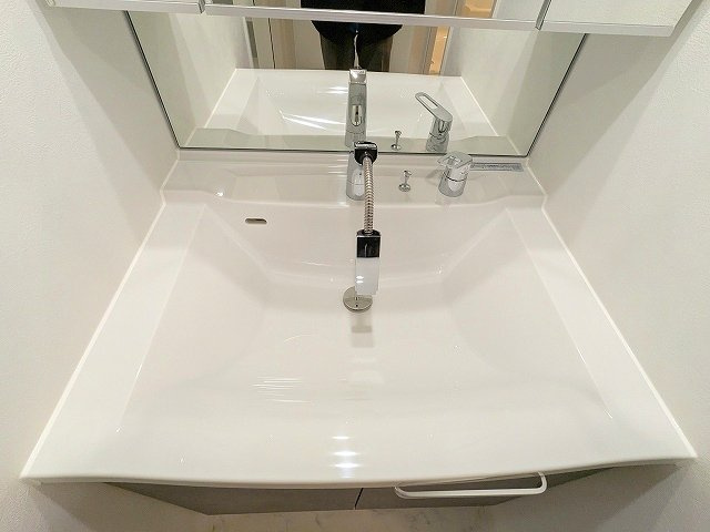 LUMIEC un KITAUENOの設備|ハンドシャワー付洗面台です