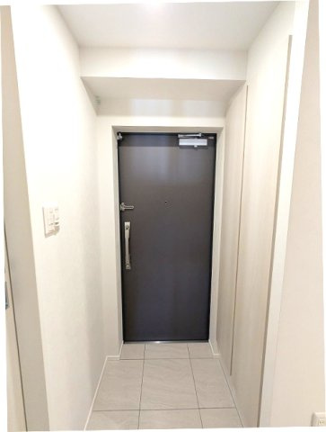 LUMIEC un KITAUENOの設備|ディンプルキーのダブルロックセキュリティ、人感センサー付玄関ライト