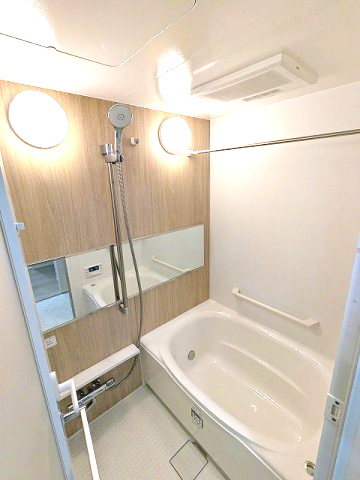 LUMIEC un KITAUENOの浴室|追焚オートバス、浴室換気乾燥機、ワイドシャワーヘッド