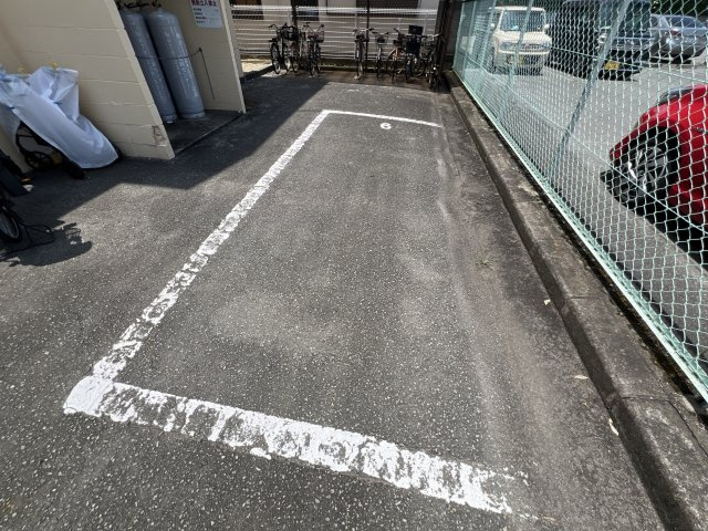 コーポ白浜の駐車場