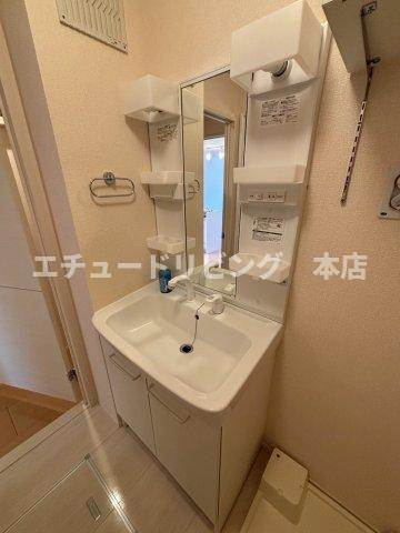 モンターニュ　の独立洗面台