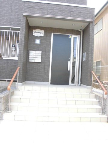 モンターニュ　のエントランス