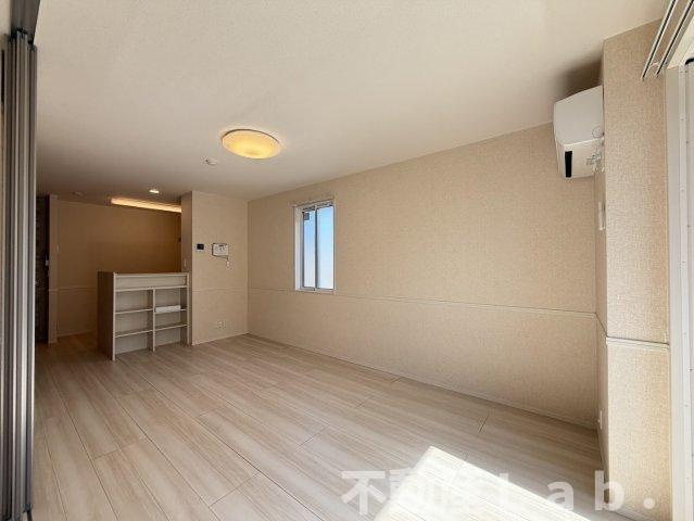 セレブ南高江の居間・リビング