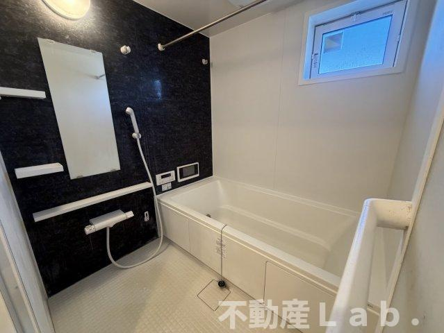 セレブ南高江の浴室