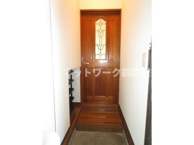 パリエ壱番館の玄関