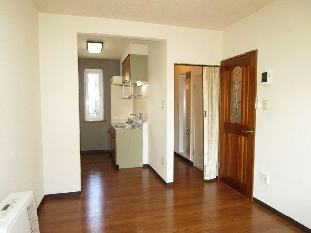 パリエ壱番館の居間・リビング