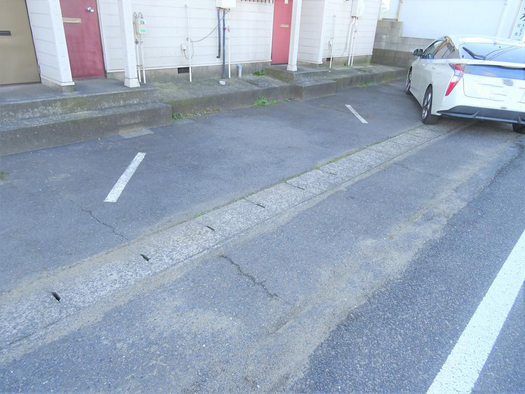 清伸コーポの駐車場|物件の目の前に止められます！