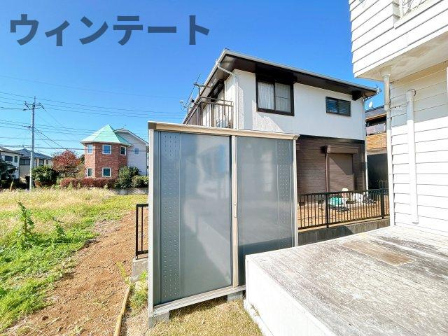 龍ケ崎市城ノ内1丁目　中古戸建の外観|【内外装リフォーム中11/28更新】【内外装リフォーム中11/28更新】クリーニング予定の物置写真です。冬用タイヤ等こちらに収納できますね。