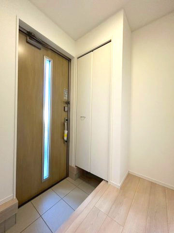 長野市丹波島２丁目の新築一戸建の玄関