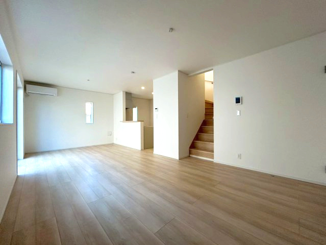 長野市丹波島２丁目の新築一戸建の居間・リビング