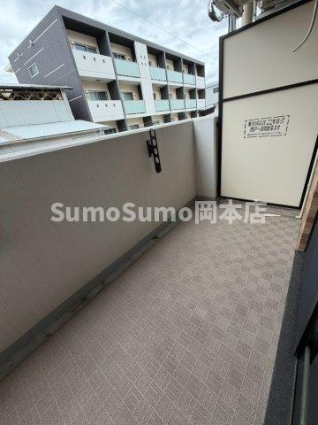 Luxe芦屋南のバルコニー|外からの目が気にならないバルコニーで洗濯物が干せます