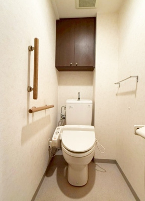 【トイレ】 | コスモシティ住吉川公園A棟 | トイレには快適な温水洗浄便座付き