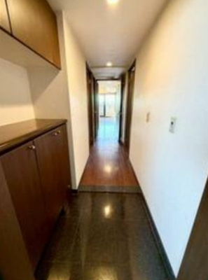 【玄関】 | コスモシティ住吉川公園A棟 | 収納力の高いシューズボックス付き