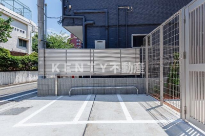 【その他共用部分】 | ドゥーエ梅屋敷 | バイク置場