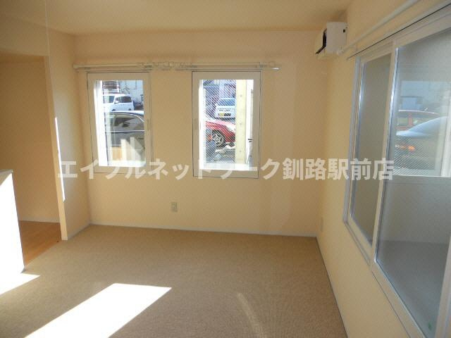 ペラッツィ暁の居間・リビング