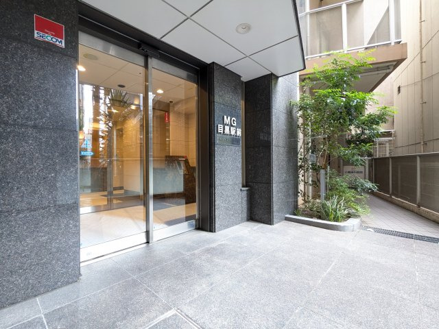 エムジー目黒駅前のエントランス|ゆとりのあるエントランスです