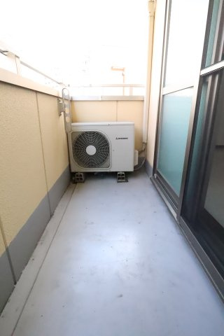 大阪市都島区中野町２丁目の賃貸マンションのバルコニー
