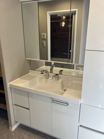 サーパス西宝町の独立洗面台