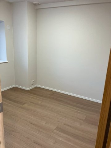 サーパス西宝町の洋室