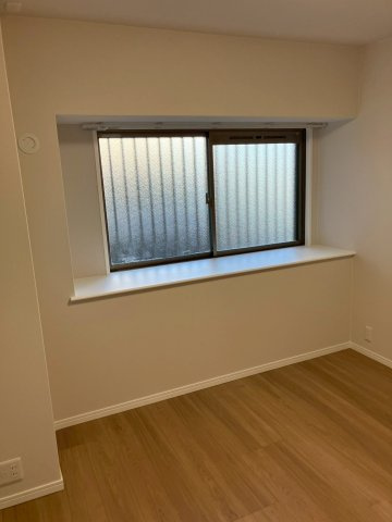 サーパス西宝町の洋室