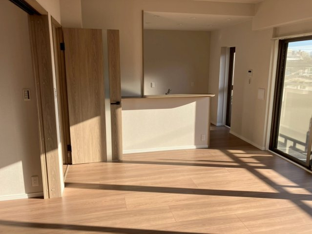 サーパス西宝町の居間・リビング