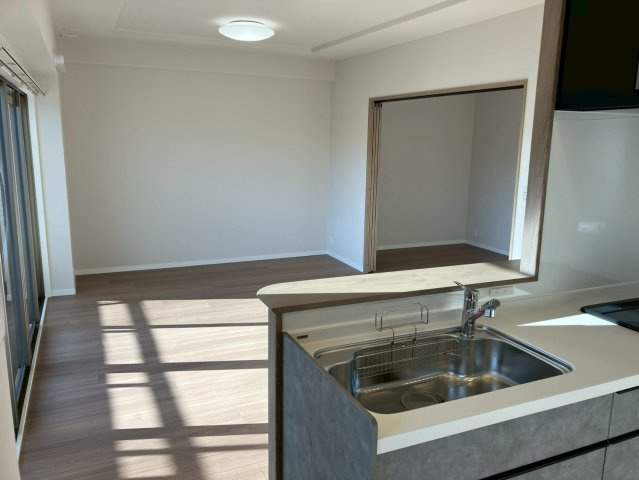 サーパス西宝町の居間・リビング