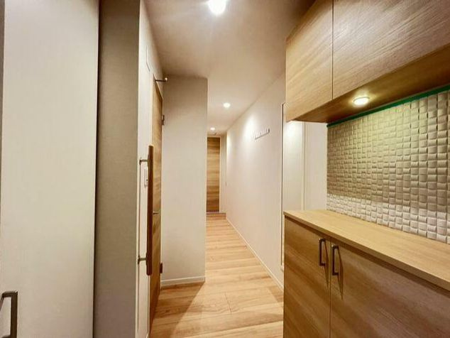 ザ・グランドオペラ　並木の玄関