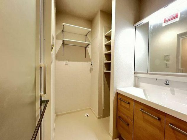 ザ・グランドオペラ　並木の独立洗面台