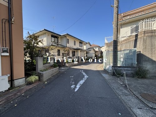 【前面道路含む現地写真】 | 伊勢原市桜台1丁目　土地（売地） | 伊勢原市桜台1丁目　土地（売地）