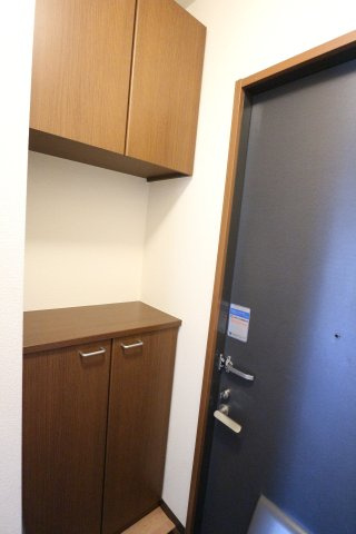 ディアスふじの玄関|102号室の写真を使用しています。