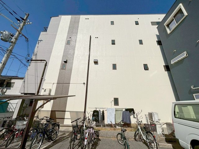 レジデンス三津屋の外観