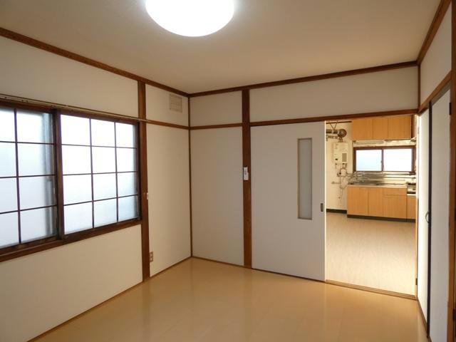 駒場町4テラスハウスの居間・リビング