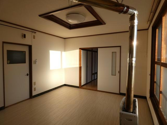 駒場町4テラスハウスの居間・リビング