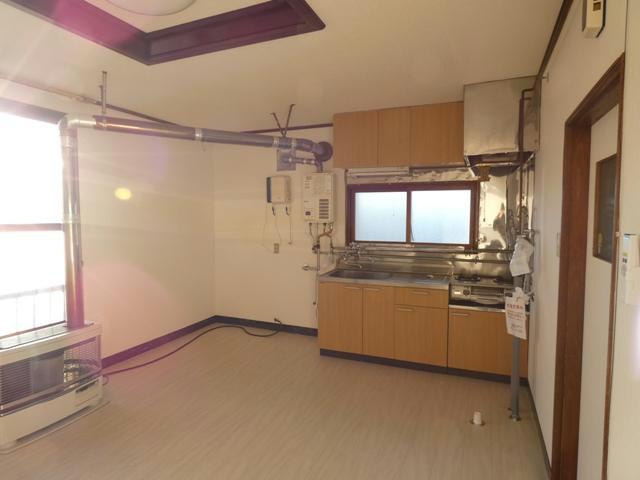 駒場町4テラスハウスの居間・リビング