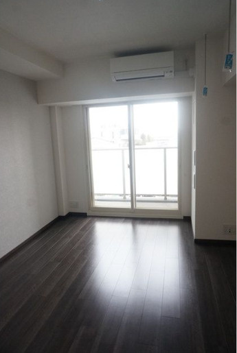 コンフォリア世田谷上馬　駅近　ペット相談　礼金0　ネット0の居間・リビング