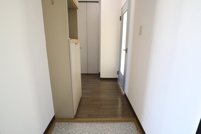 ローレルⅡＡの玄関