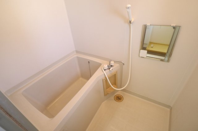 ローレルⅡＡの浴室