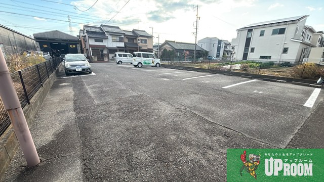 プルミエールの駐車場