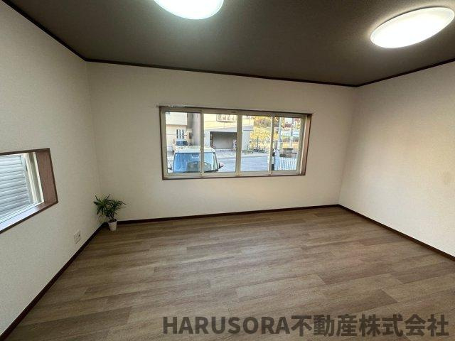 交野市妙見坂２丁目　２階建の洋室