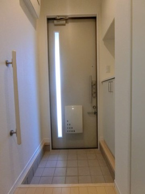 【玄関】 | カーサフェリオ | イメージ101の写真（間取反転タイプ）