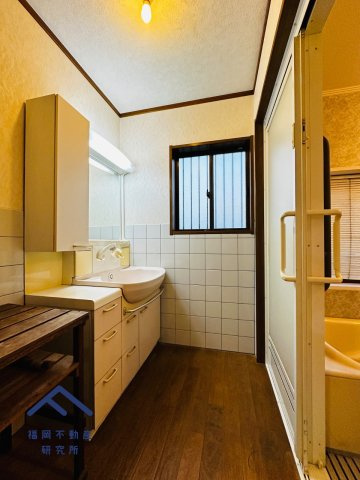 小郡市小郡　戸建ての独立洗面台