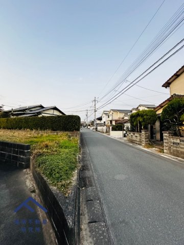 小郡市小郡　戸建ての前面道路含む現地写真