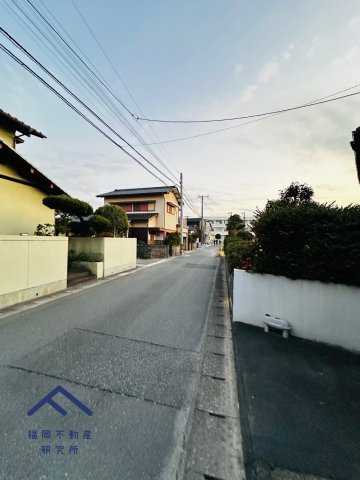 小郡市小郡　戸建ての前面道路含む現地写真