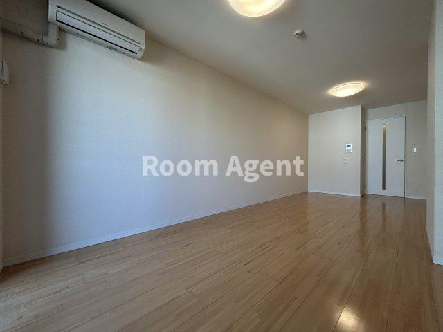 CASA+α名駅南の居間・リビング