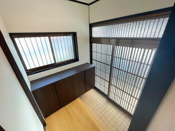 早良区田村4丁目の玄関