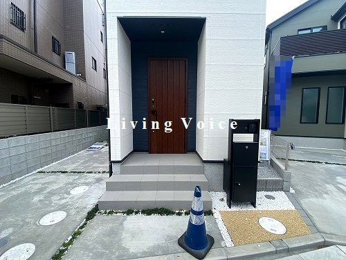 【エントランス】 | 【仲介手数料０円】平塚市夕陽ヶ丘第1期　新築一戸建て　2号棟　全2棟 | 2号棟【仲介手数料０円】平塚市夕陽ヶ丘第1期　新築一戸建て　全2棟