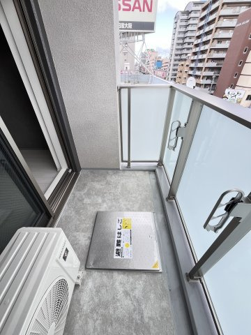 大阪市城東区成育１丁目の賃貸マンションのバルコニー