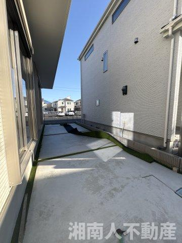 茅ヶ崎市円蔵１丁目　新築戸建全2棟の駐車場|車をお持ちの方に嬉しい駐車場付きの物件です