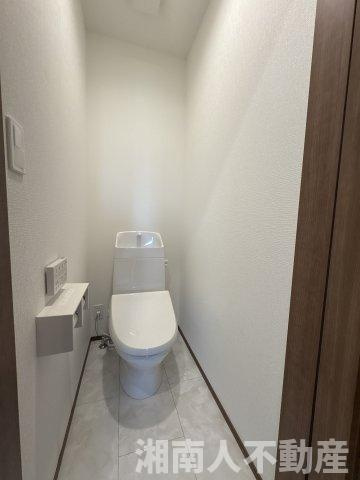 茅ヶ崎市円蔵１丁目　新築戸建全2棟のトイレ|清潔感のあるトイレです