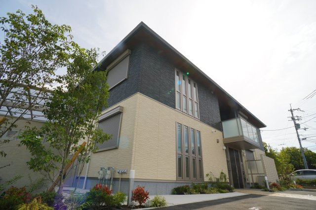 シャーメゾン平城